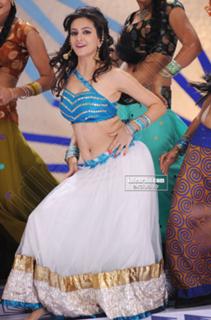 Kriti Kharbanda feet photo thumbnail