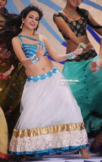 Kriti Kharbanda feet photo thumbnail