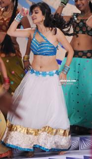 Kriti Kharbanda feet photo thumbnail