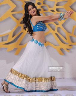 Kriti Kharbanda feet photo thumbnail