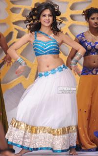 Kriti Kharbanda feet photo thumbnail