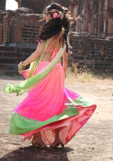 Kriti Kharbanda feet photo thumbnail