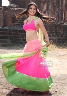 Kriti Kharbanda feet photo thumbnail