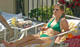 Hilary Swank feet photo thumbnail