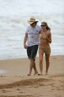 Denise Richards feet photo thumbnail