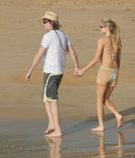 Denise Richards feet photo thumbnail