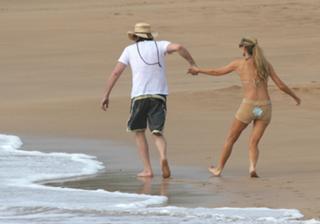 Denise Richards feet photo thumbnail