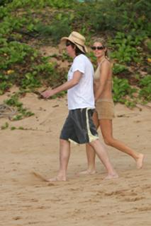 Denise Richards feet photo thumbnail