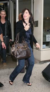Julianna Margulies feet photo thumbnail