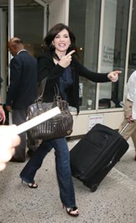 Julianna Margulies feet photo thumbnail