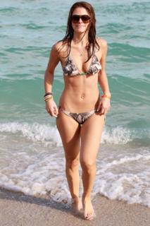 Maria Menounos feet photo thumbnail