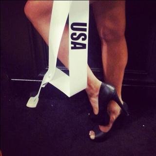 Olivia Culpo feet photo thumbnail