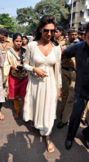 Deepika Padukone feet photo thumbnail