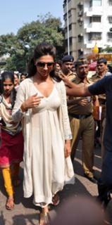 Deepika Padukone feet photo thumbnail