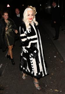 Rita Ora feet photo thumbnail