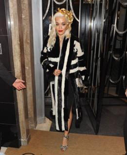 Rita Ora feet photo thumbnail