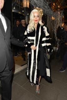 Rita Ora feet photo thumbnail