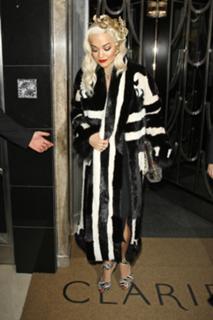 Rita Ora feet photo thumbnail