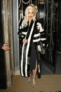 Rita Ora feet photo thumbnail