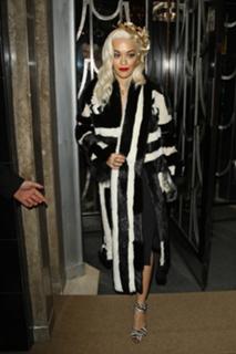 Rita Ora feet photo thumbnail