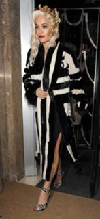 Rita Ora feet photo thumbnail