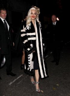 Rita Ora feet photo thumbnail