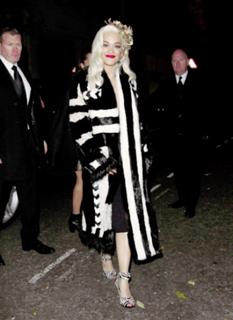 Rita Ora feet photo thumbnail