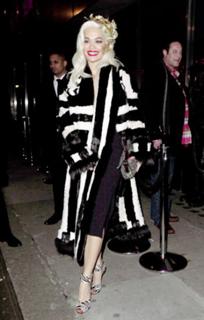 Rita Ora feet photo thumbnail