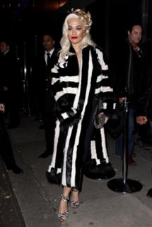 Rita Ora feet photo thumbnail