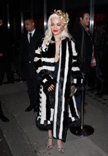 Rita Ora feet photo thumbnail