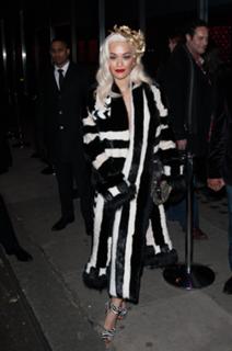 Rita Ora feet photo thumbnail