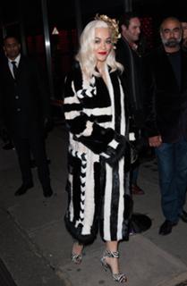 Rita Ora feet photo thumbnail