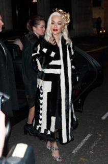 Rita Ora feet photo thumbnail