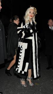 Rita Ora feet photo thumbnail