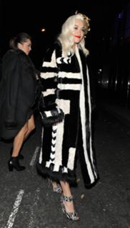 Rita Ora feet photo thumbnail
