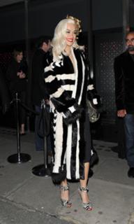 Rita Ora feet photo thumbnail