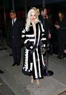 Rita Ora feet photo thumbnail