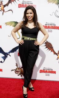 America Ferrera feet photo thumbnail