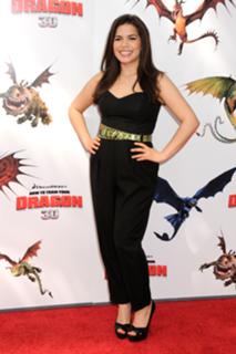 America Ferrera feet photo thumbnail