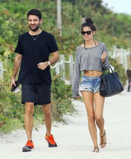 Sara Sampaio feet photo thumbnail