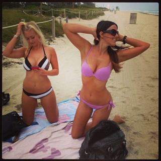 Claudia Romani feet photo thumbnail