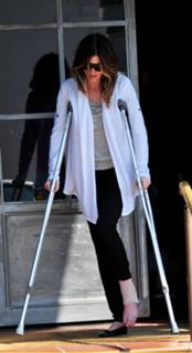 Jackie Sandler feet photo 4