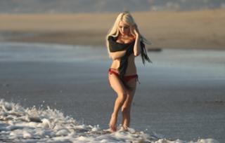 Courtney Stodden feet photo thumbnail