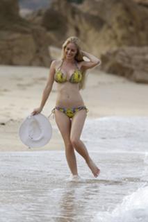 Heidi Montag feet photo thumbnail