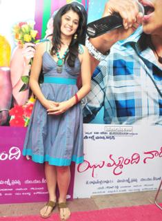 Taapsee Pannu feet photo thumbnail