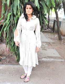 Taapsee Pannu feet photo thumbnail