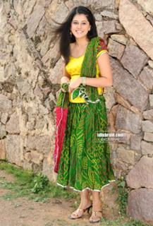 Taapsee Pannu feet photo thumbnail