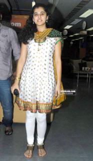 Taapsee Pannu feet photo thumbnail