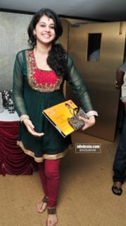 Taapsee Pannu feet photo thumbnail