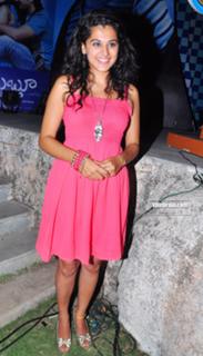 Taapsee Pannu feet photo thumbnail